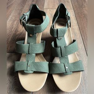 Dr. Scholl's Barton Women's Wedge Sandals.  Size 8.5.